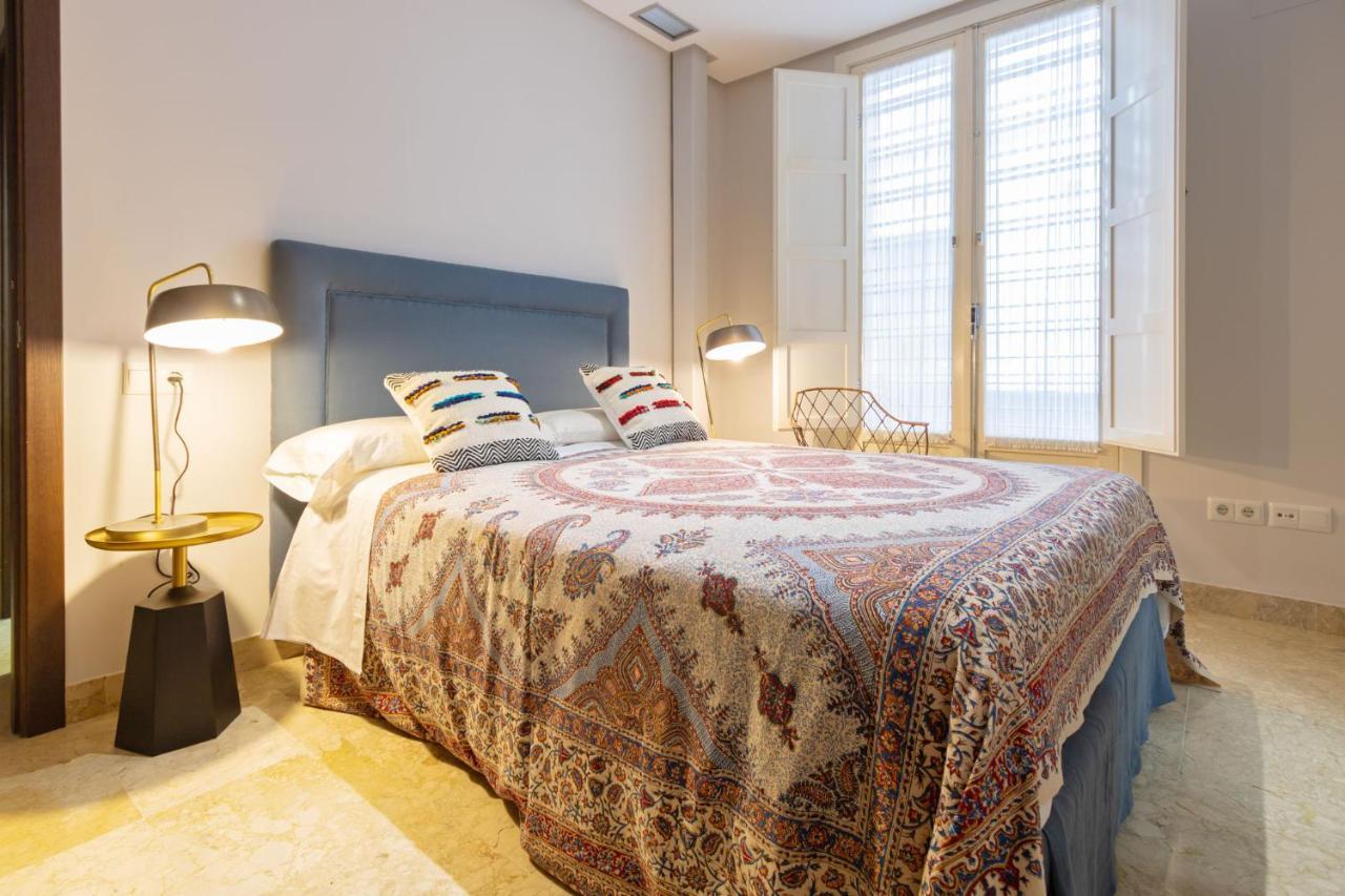 Apartamento Alkazar Gardens Old Town 6 Pax Sevilla Exterior foto